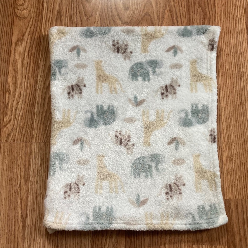 Dreamgro Baby Blanket Safari Elephant Giraffe Zebra 28 x 34